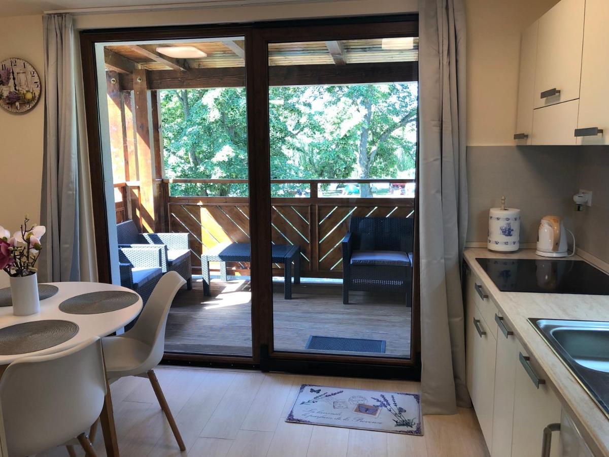 Beachfront Studio Apartman Aparthotel Balatonfůzfő Екстериор снимка