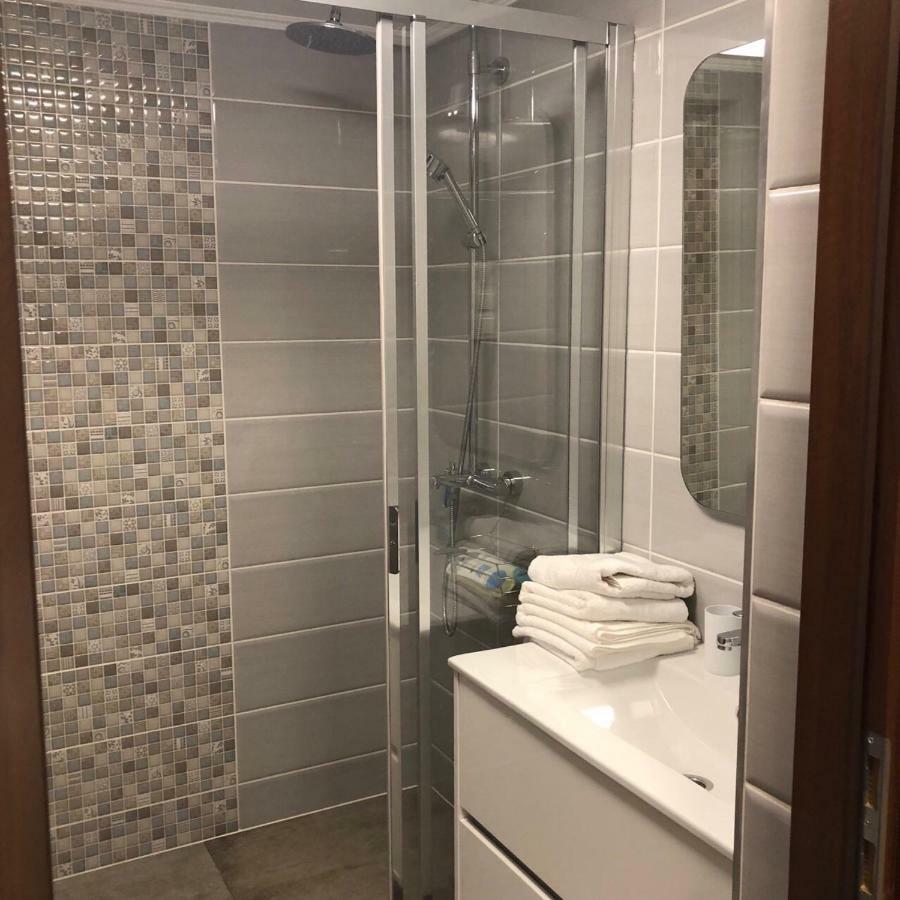 Beachfront Studio Apartman Aparthotel Balatonfůzfő Екстериор снимка