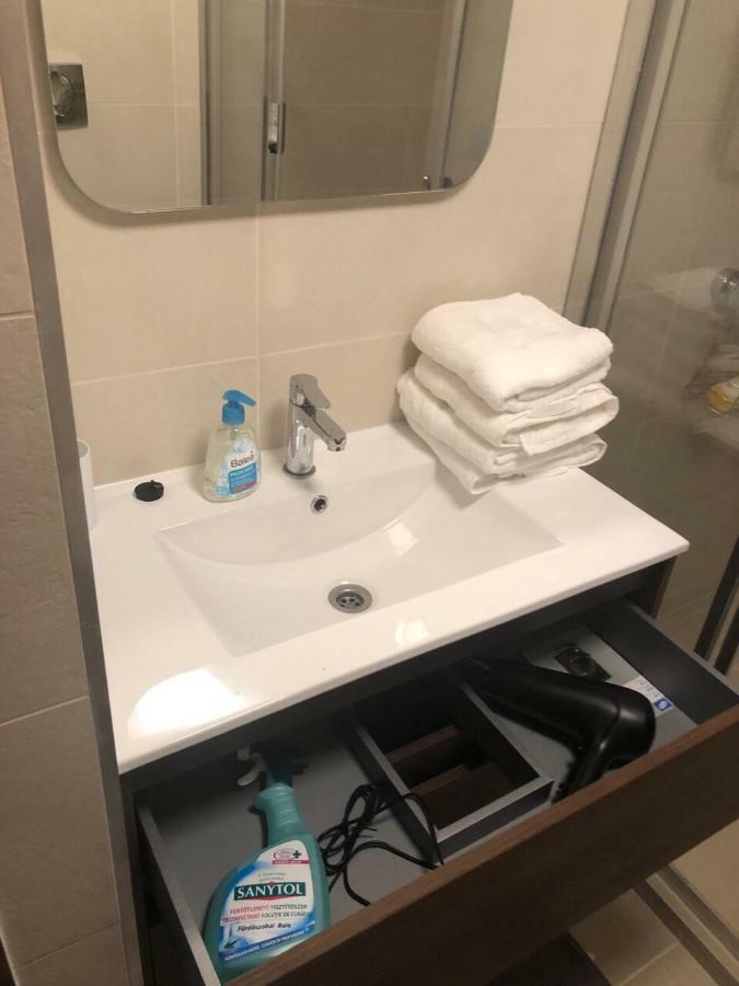 Beachfront Studio Apartman Aparthotel Balatonfůzfő Екстериор снимка